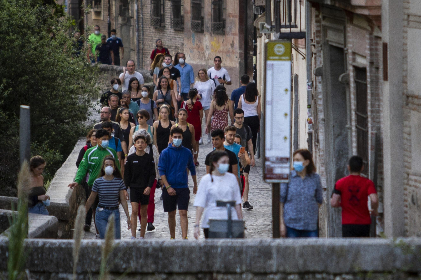 Los nuevos infectados de coronavirus en Granada son más jóvenes: niños y menores de 29 años