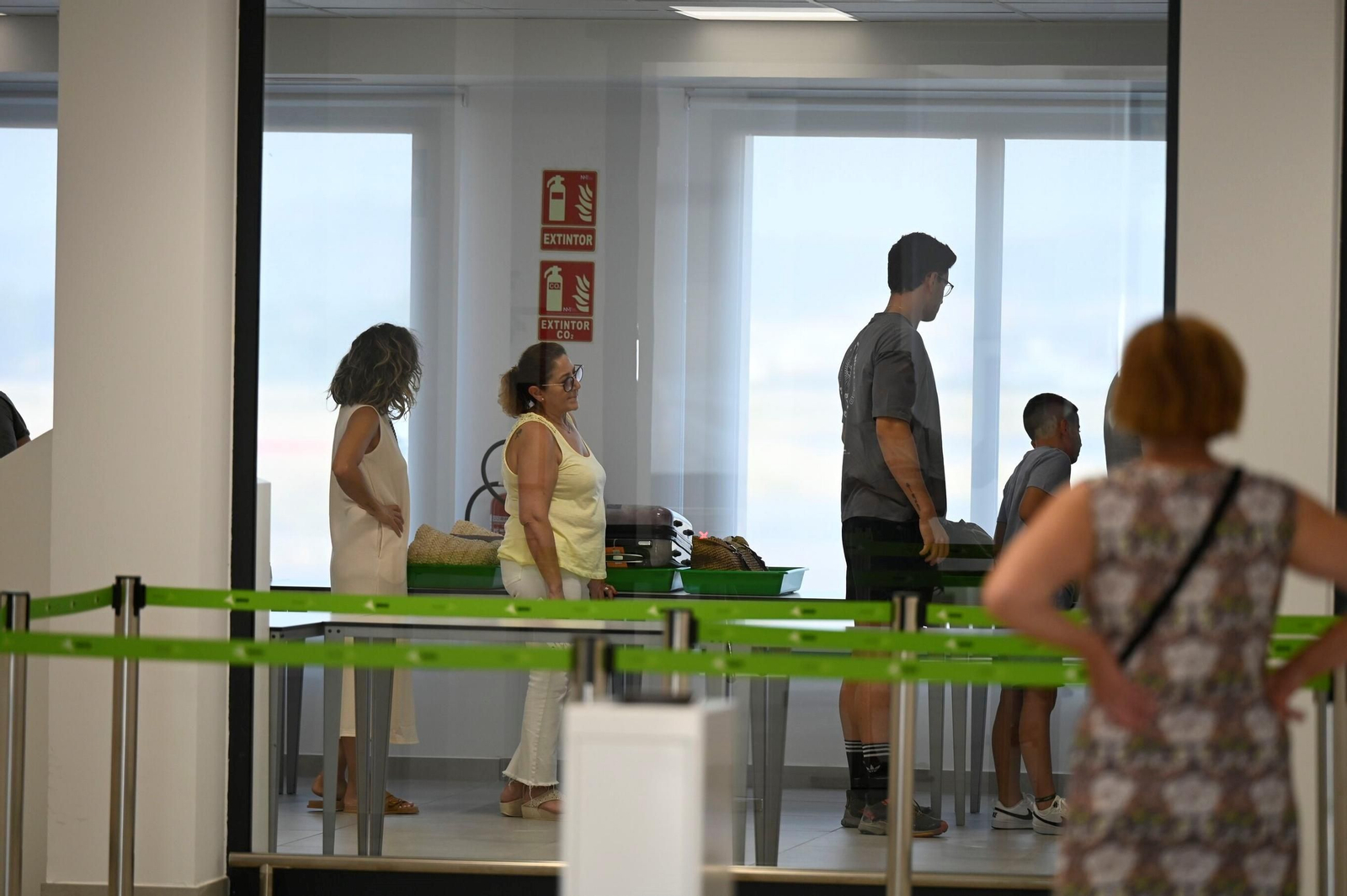 La llegada del primer vuelo del verano entre Córdoba y Mallorca, en imágenes