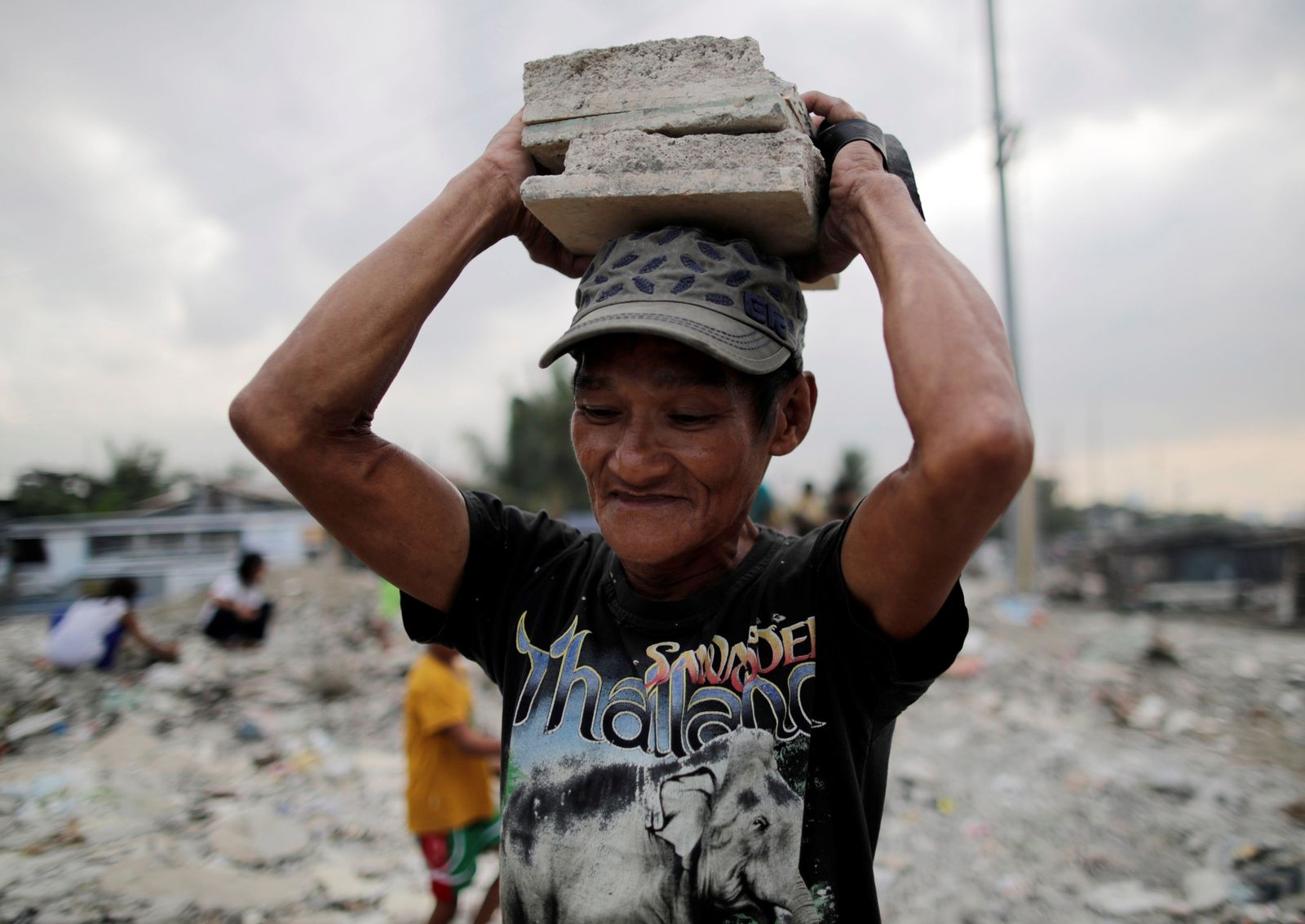 Casas en un mar de plástico filipino