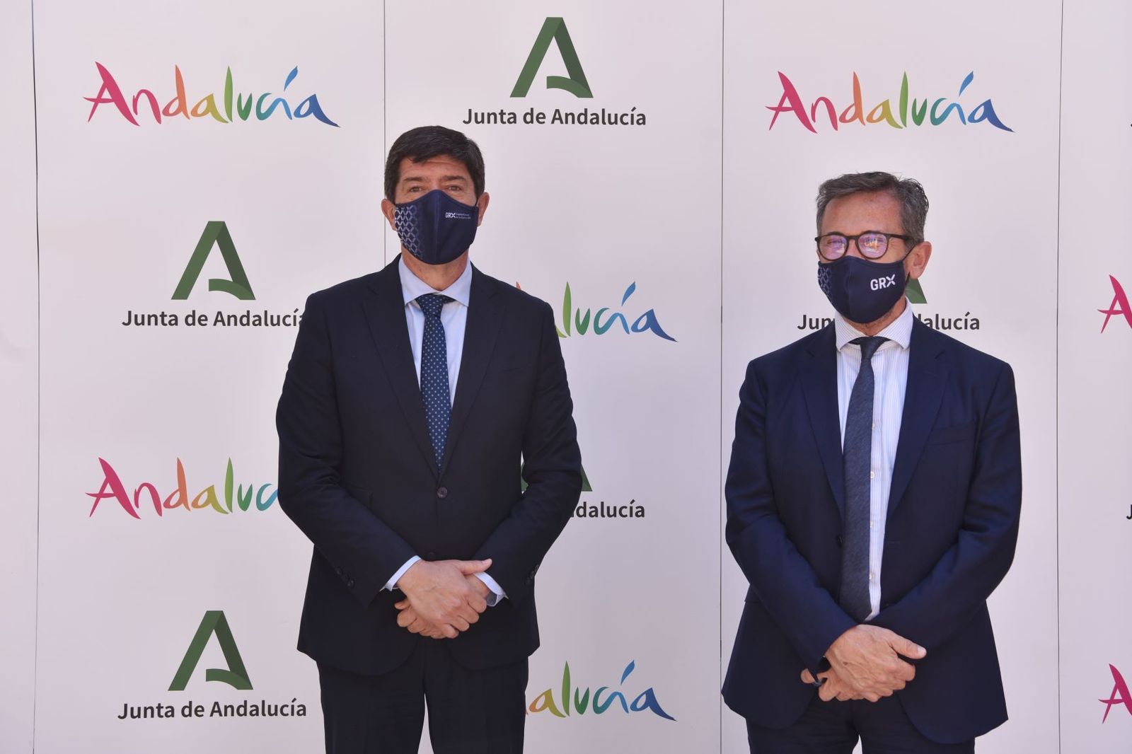 El delegado de Turismo de la Junta en Granada, Gustavo Rodríguez, y el vicepresidente de la Junta, Juan Marín