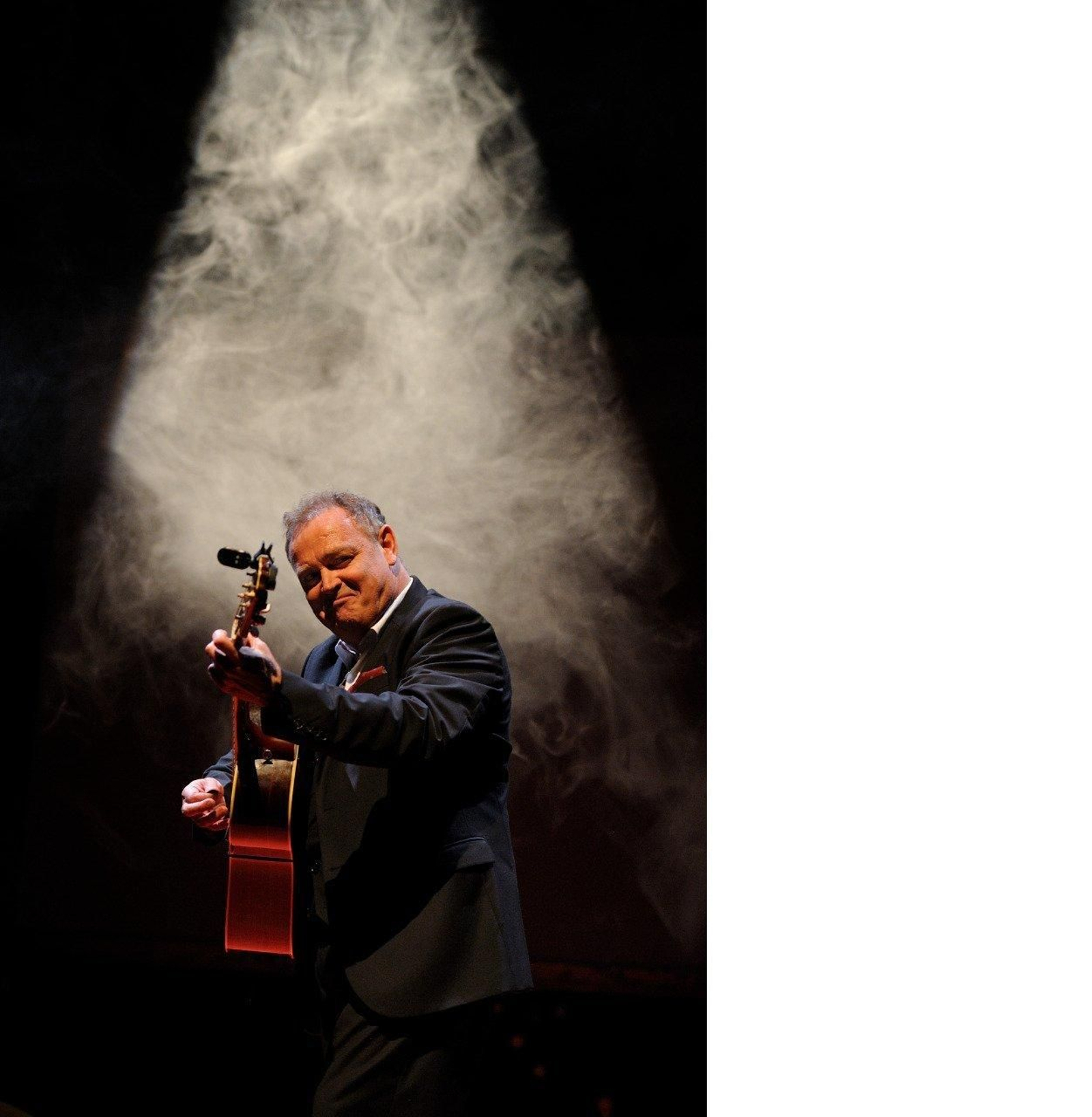 'El mundo de la tarántula' recorre 30 años de España a través de las memorias de Pablo Carbonell.