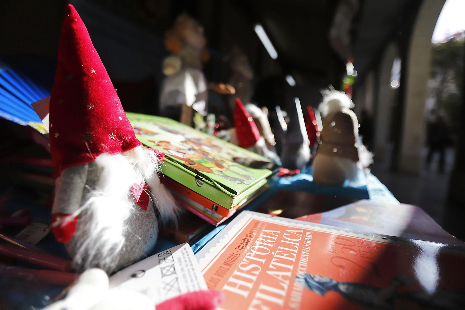 Imágenes del Mercadillo Solidario Navideño en la Diputación de Huelva