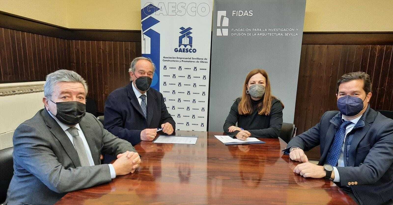 Francisco Martín, presidente de Gaesco, y Cristina Murillo, presidenta de FIDAS, flanqueados por los gerentes de Gaesco y FIDAS, Juan Aguilera y Alejandro Durendes.