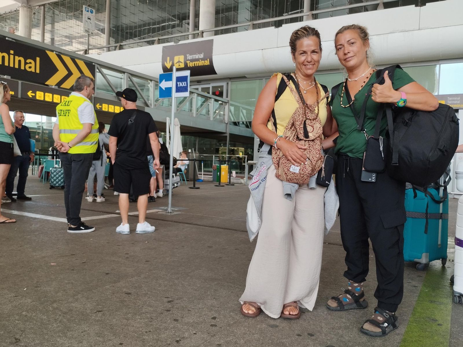 Tatiana y Belén vuelven del sudeste asiático. Tatiana y Belén vuelven del sudeste asiático.