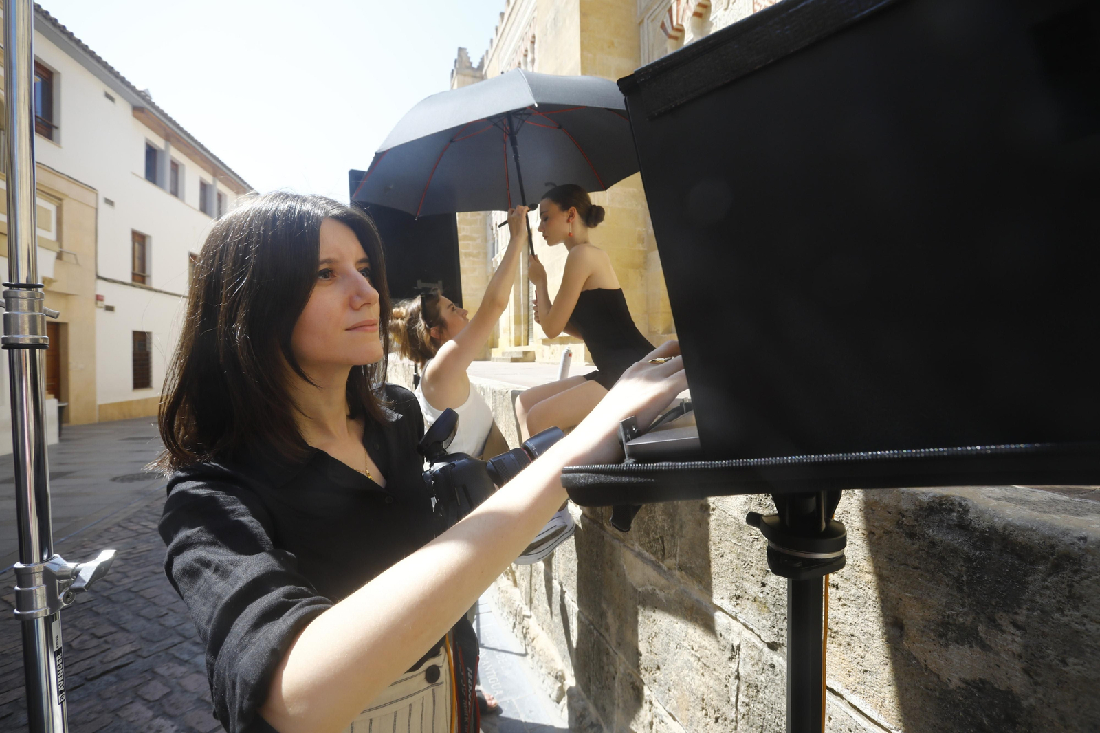Tras el objetivo de Marina Testino: la mujer de Romero de Torres seduce a los joyeros cordobeses