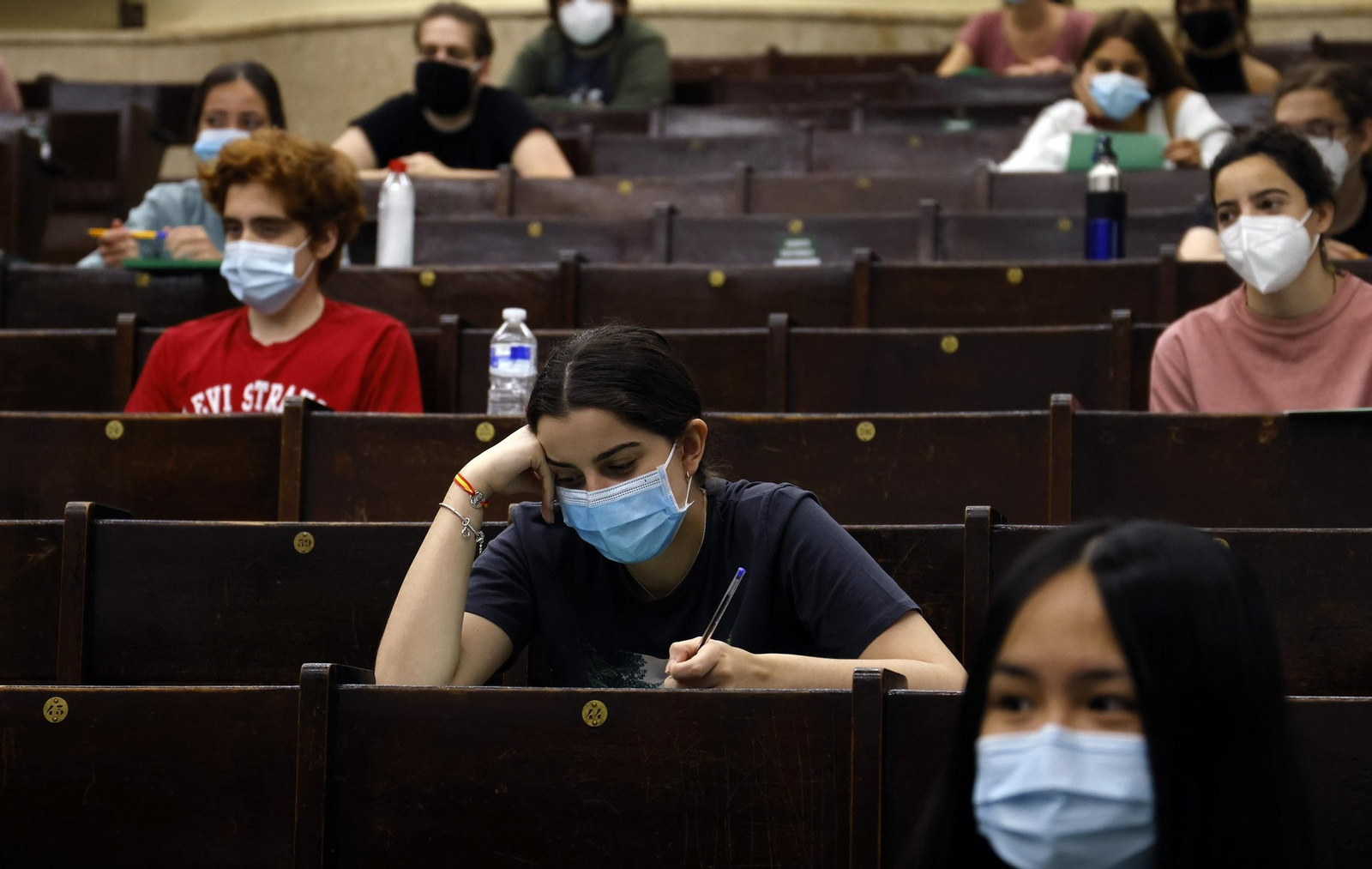 Examen de Selectividad en una de las aulas de la US.