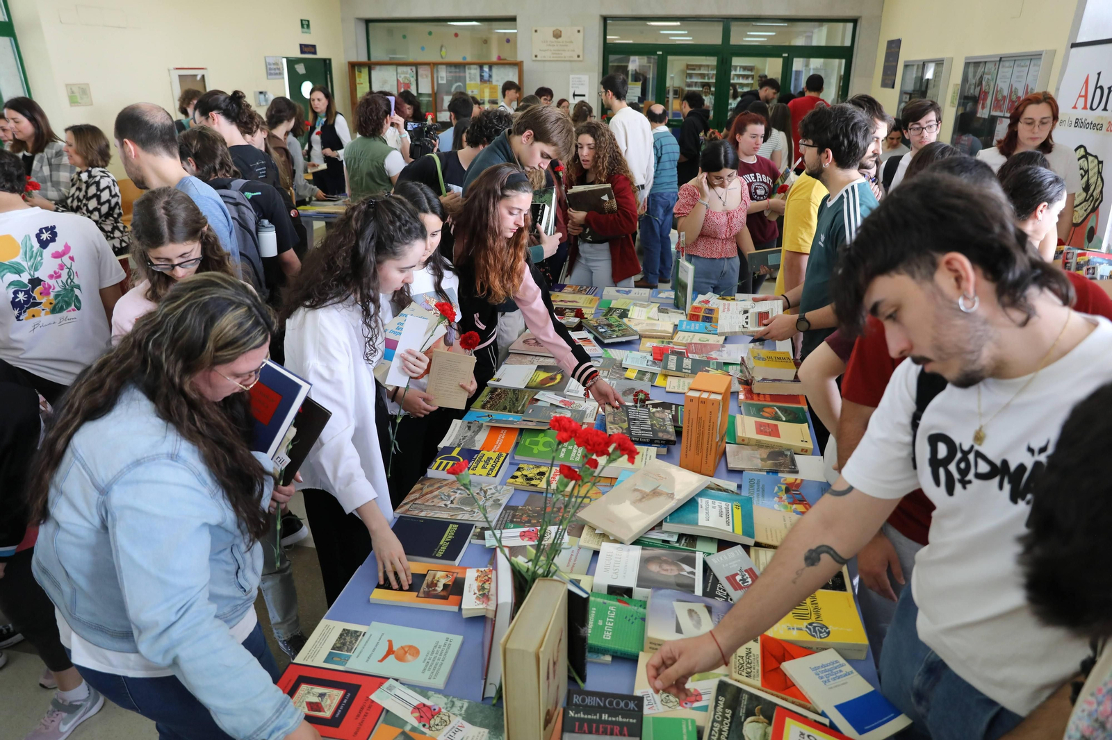 La Universidad de Córdoba celebra el Día del Libro, en imágenes