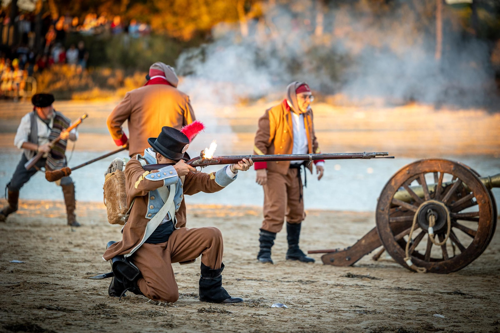Las imágenes de la Primera recreación de la Batalla del Trocadero En el caño de La Cortadura