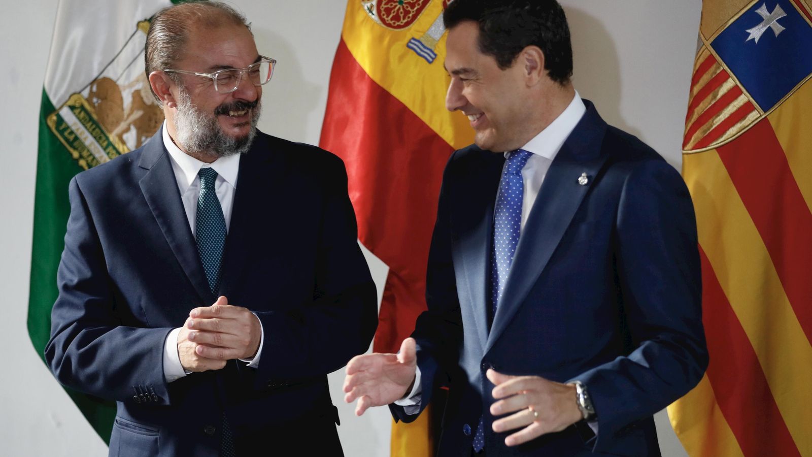Juanma Moreno, recibe en Sevilla al presidente del Gobierno de Aragón, Javier Lambán Juanma Moreno, recibe en Sevilla al presidente del Gobierno de Aragón, Javier Lambán