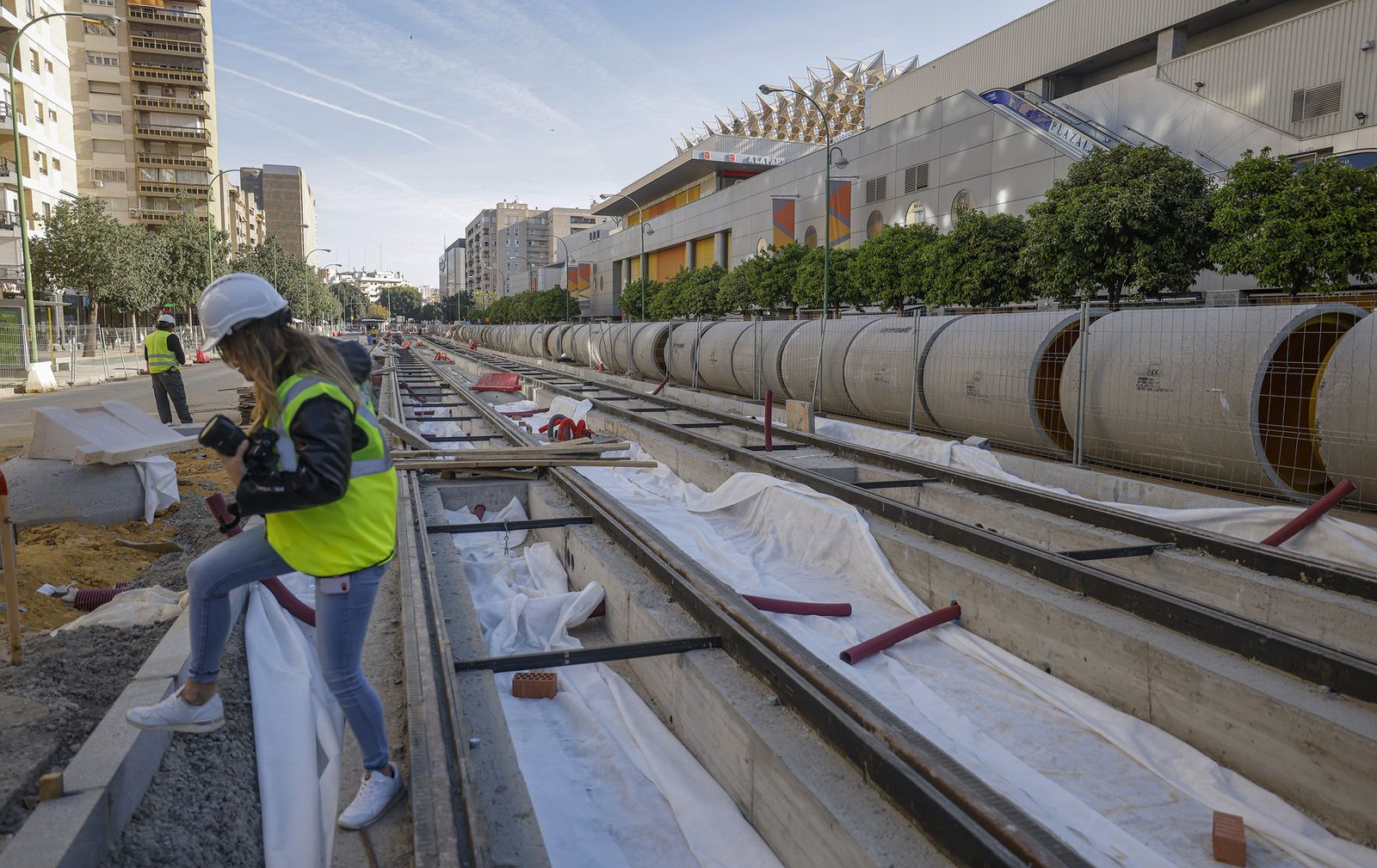 La visita a las obras de ampliación del Metrocentro, en imágenes