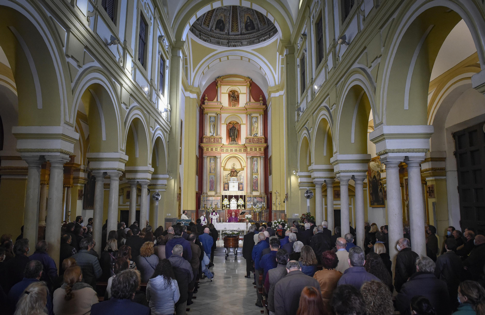 Las imágenes del adiós de Sevilla a Pascual González