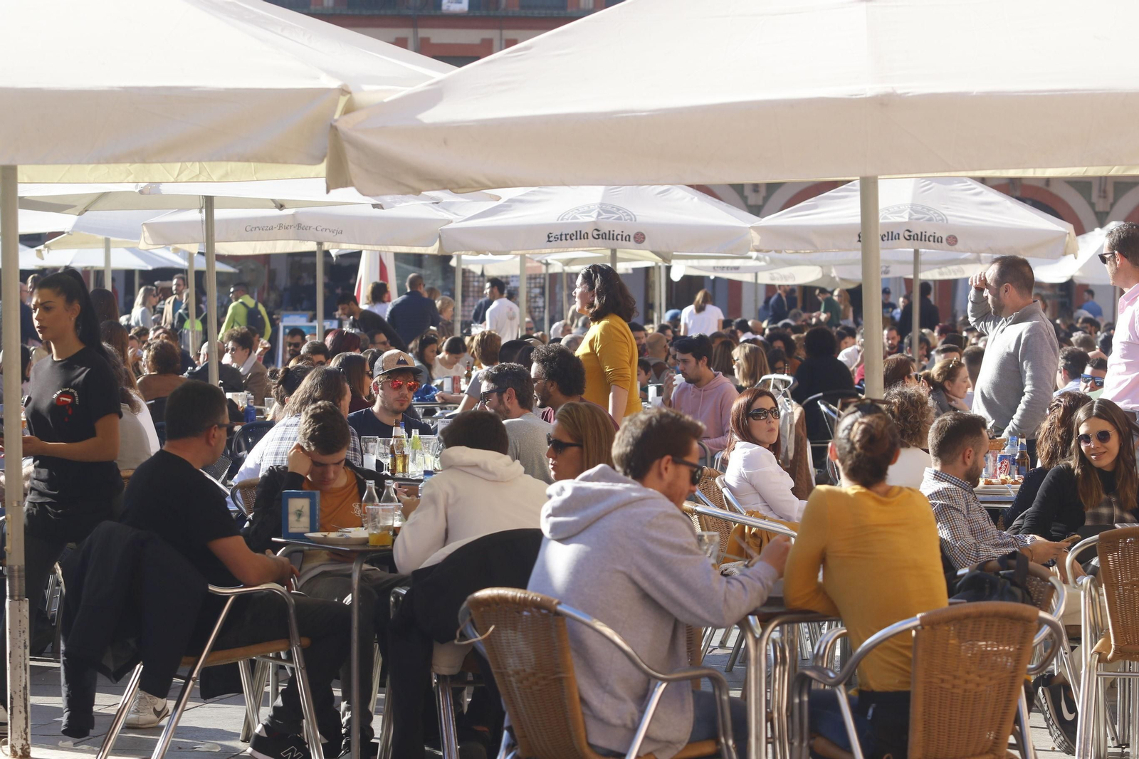 Veladores en la Corredera.