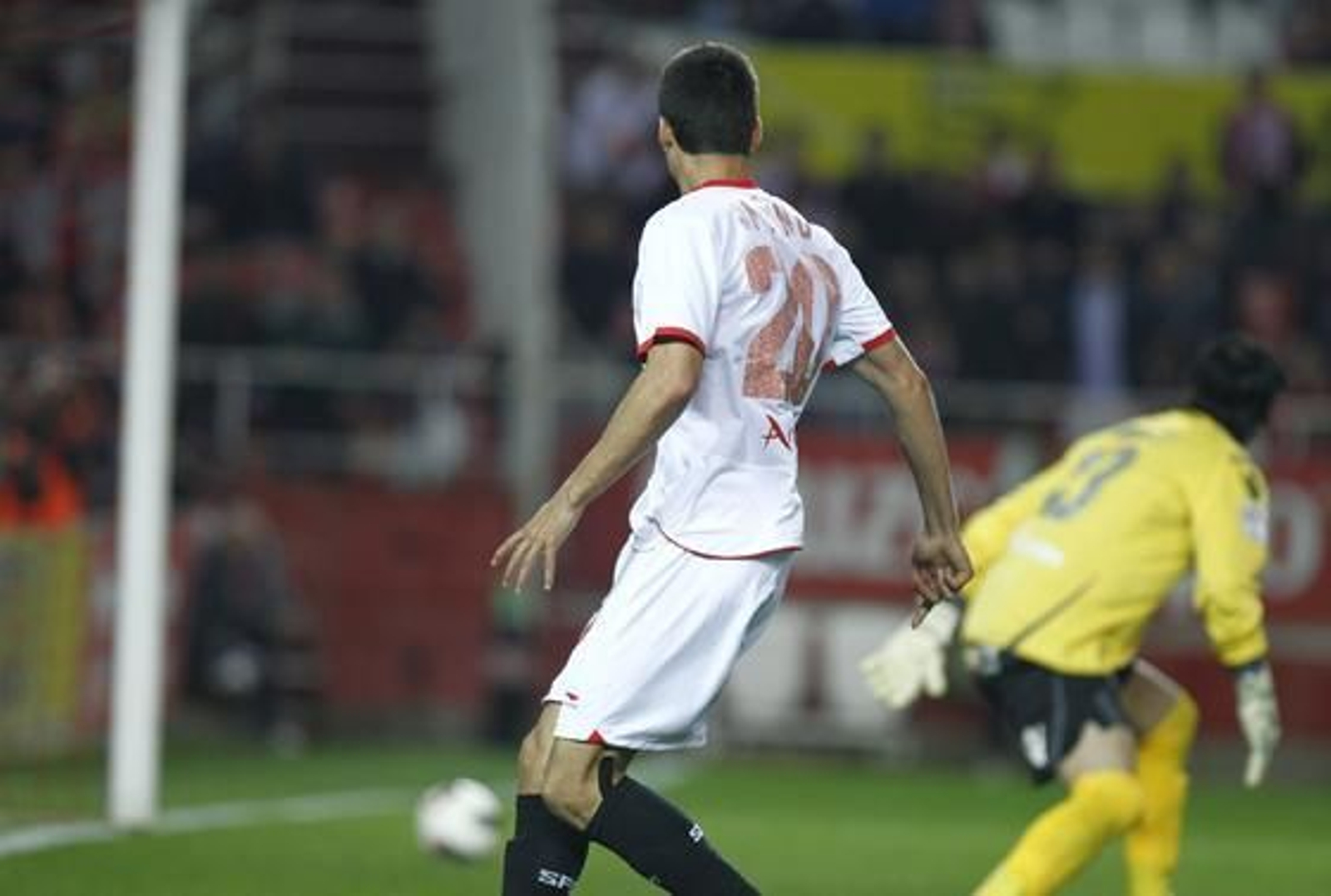 El Sevilla acumula tres victorias consecutivas tras vencer al Mallorca en casa (3-1). / Antonio Pizarro