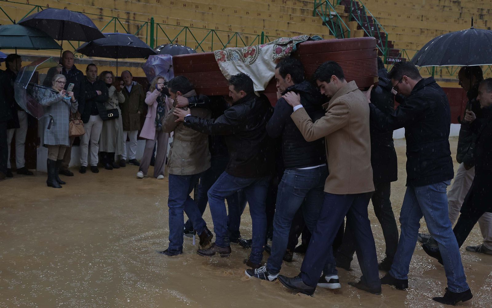 Imágenes del último adiós al diestro Carlos Corbacho en La Línea