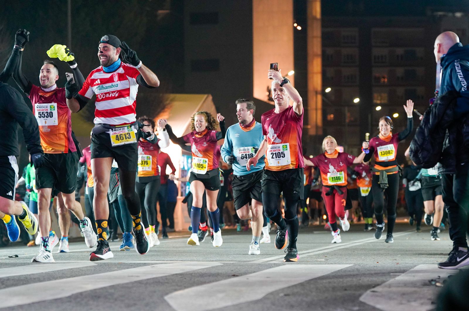 En imágenes: búscate en tu llegada a meta de la Carrera de San Antón 2026 (16)