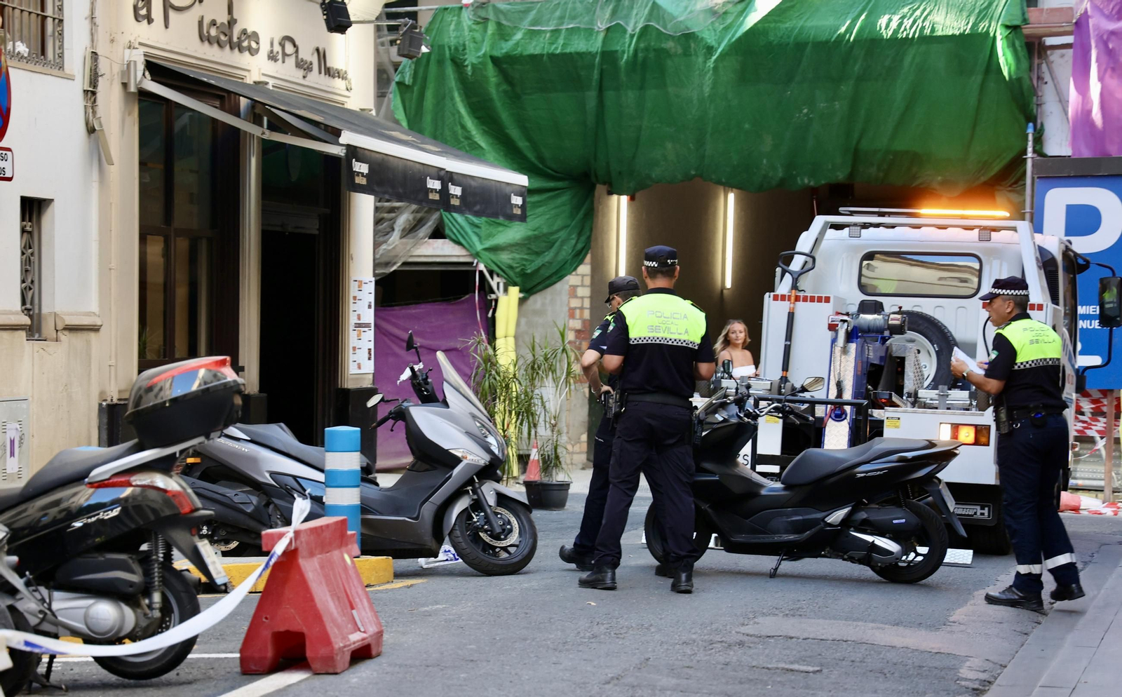 Nuevas señalizaciones en Plaza nueva para acceder al parking de la calle Albareda