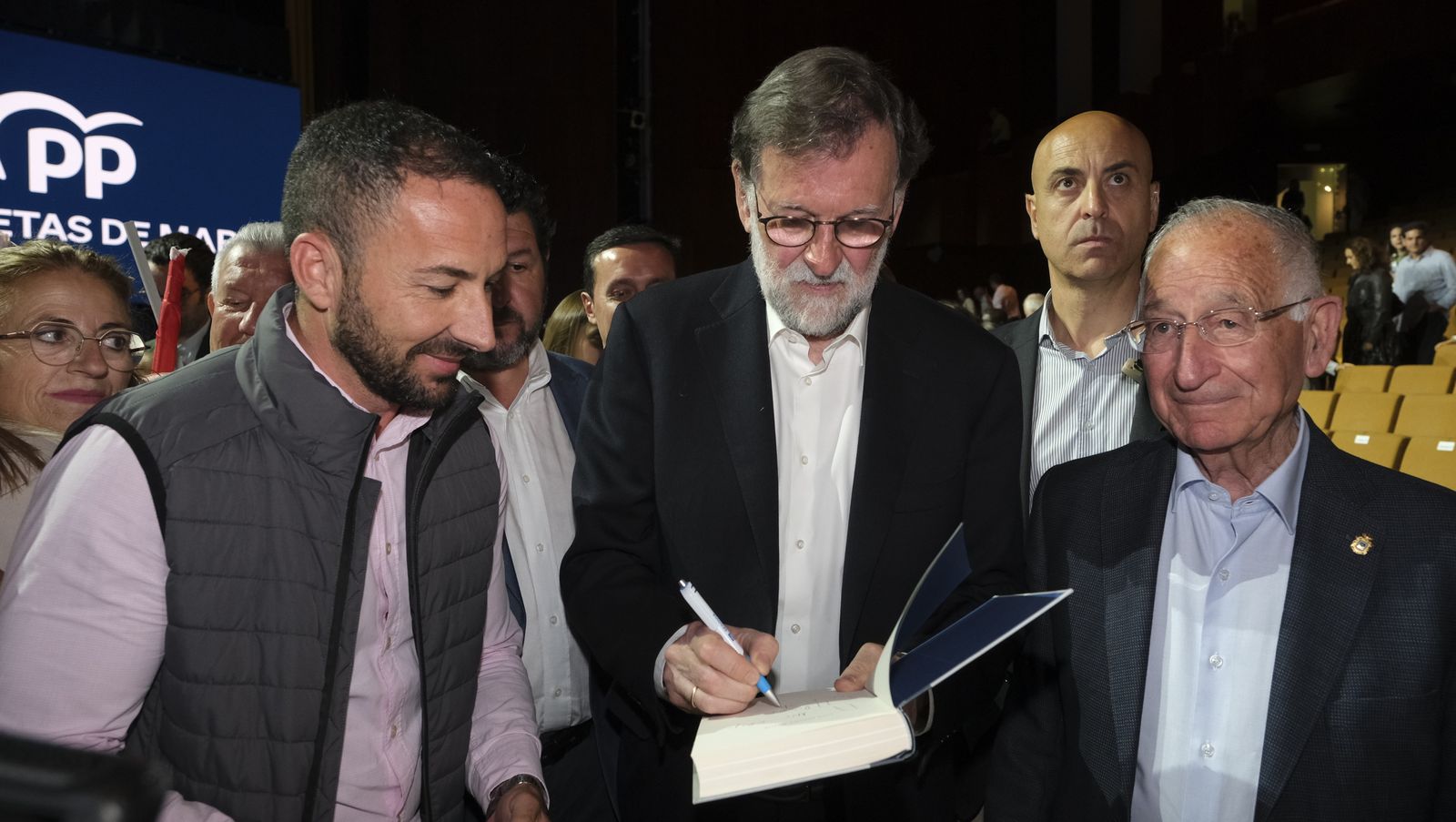 Imágenes de Rajoy apoyando la candidatura de Gabriel Amat a la Alcaldía de Roquetas de Mar