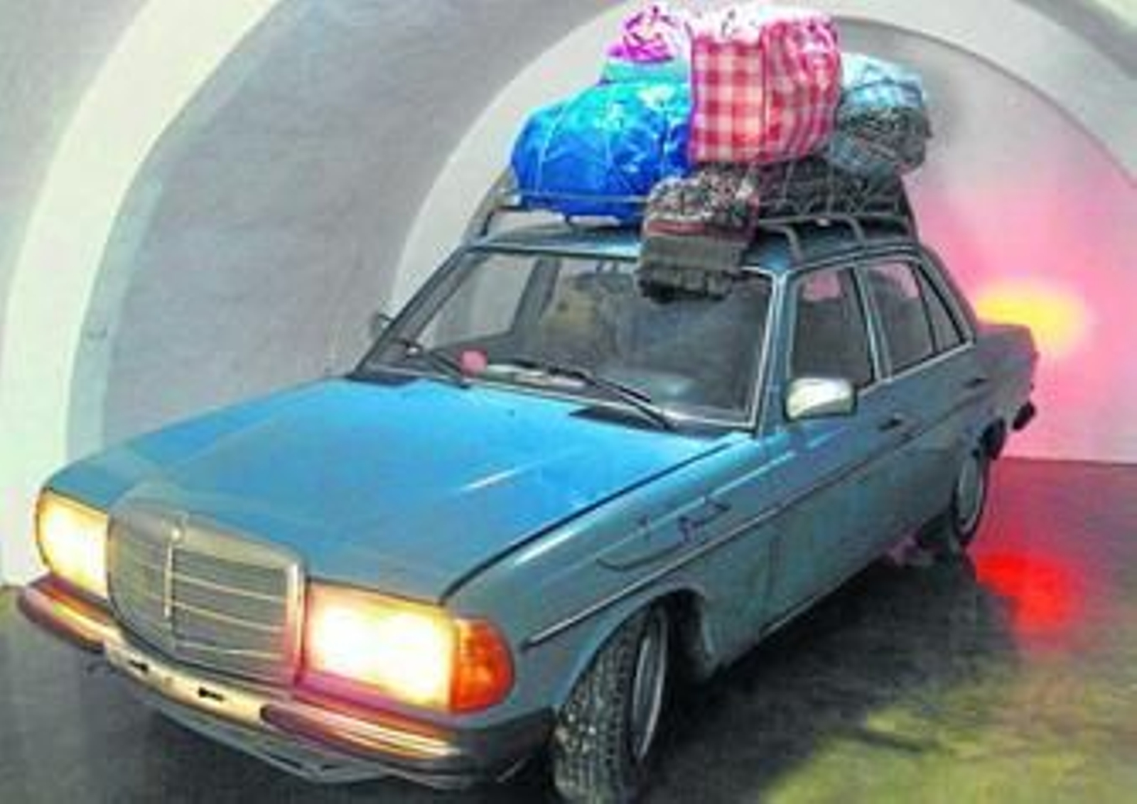 Instalación de Pilar Albarracín que invita al público a sumergirse en un hipotético viaje de inmigrantes norteafricanos.