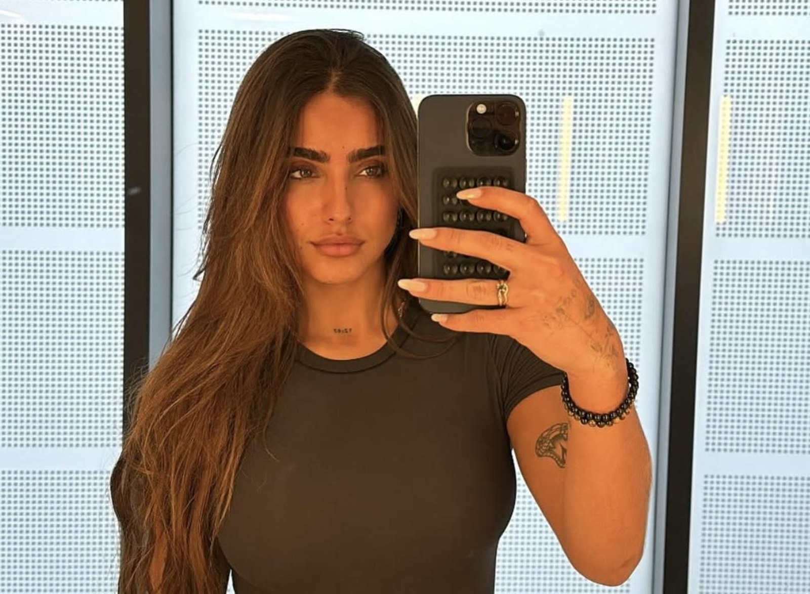 Isabella Ladera, novia de Beéle, da sus ejercicios favoritos para tener abdominales de acero