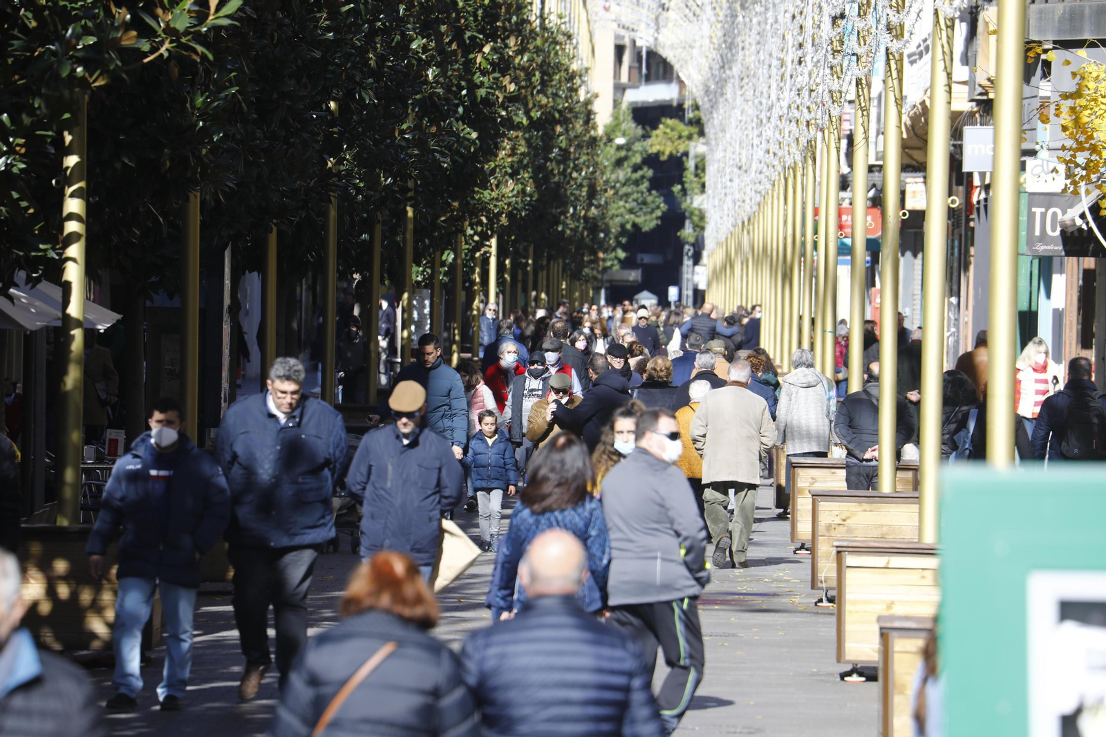 Arranca la jornada de compras navideñas en Córdoba, en imágenes