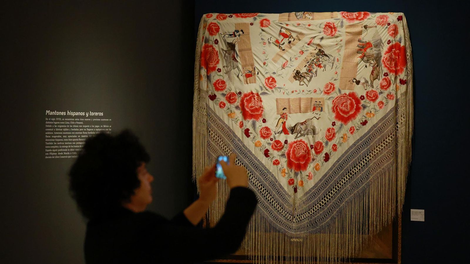 Uno de los mantones de la nueva exposición del Museo de Málaga