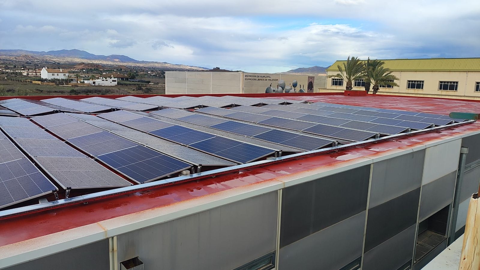Placas Solares en la piscina de Huércal-Overa.