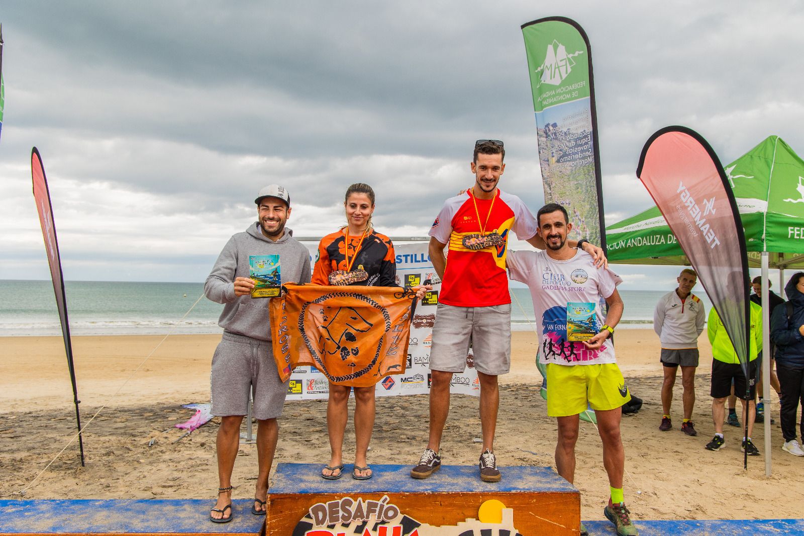 Imágenes del V Desafío Solidario Playa del Castillo de San Fernando.