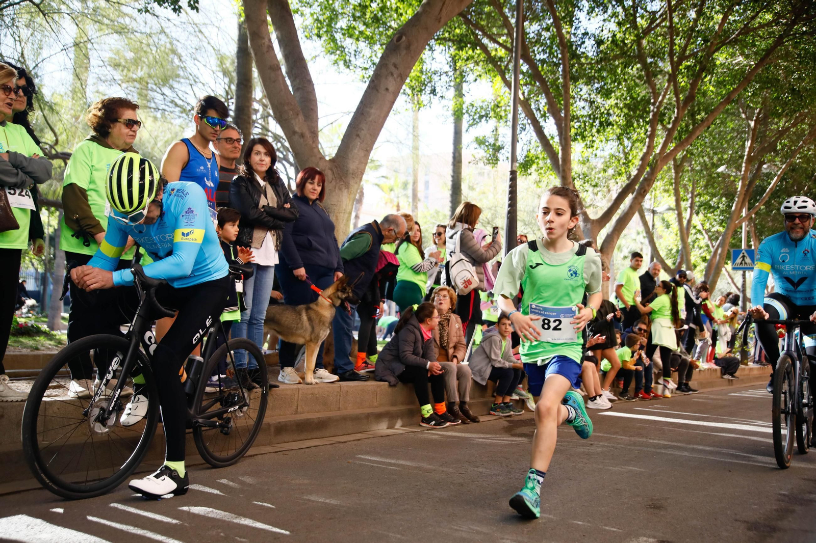 Imágenes de la Carrera contra el Cáncer de Almería