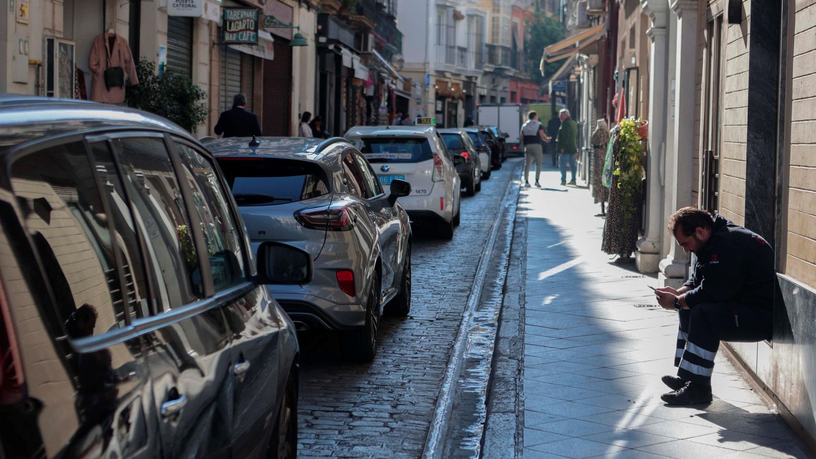 Los atascos habituales en Hernando Colón.