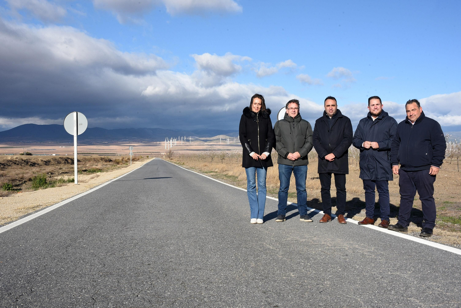 Presidente de la Diputación, Francis Rodríguez, el diputado José Ramón Jiménez, el diputado Eduardo Martos  y el alcalde de Charches, Manuel Sánchez