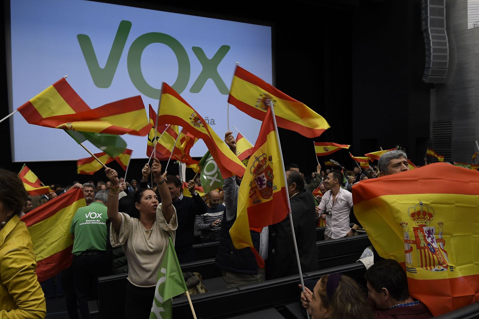 La presencia de Vox (uno de sus actos en Andalucía) empaña la alianza entre PP y Ciudadanos.