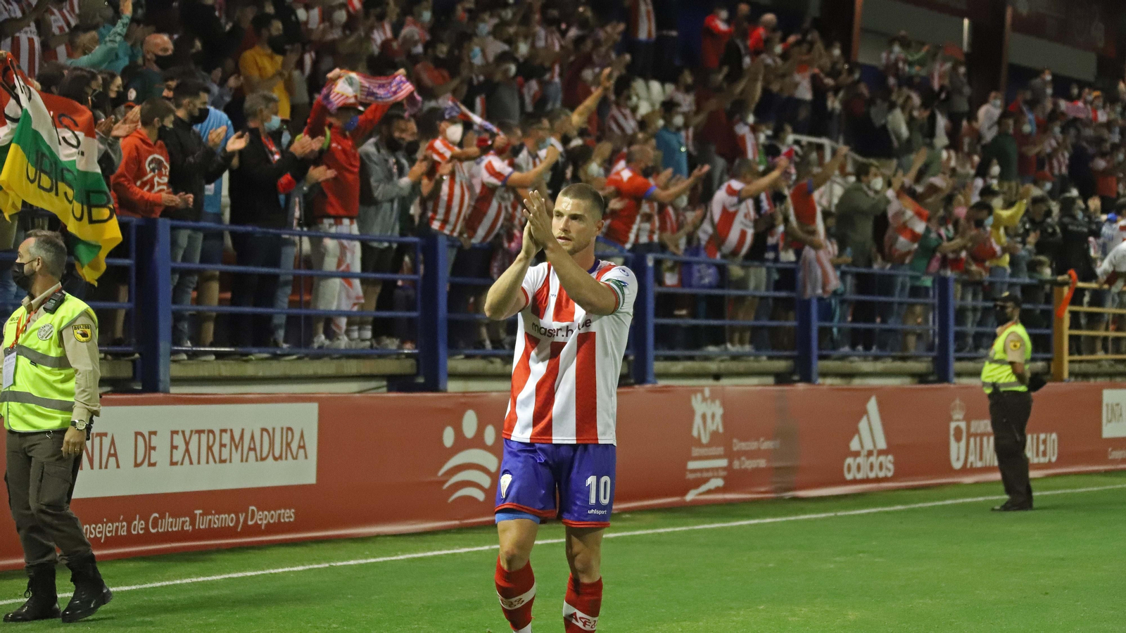 Las mejores fotos del Real Sociedad B - Algeciras CF