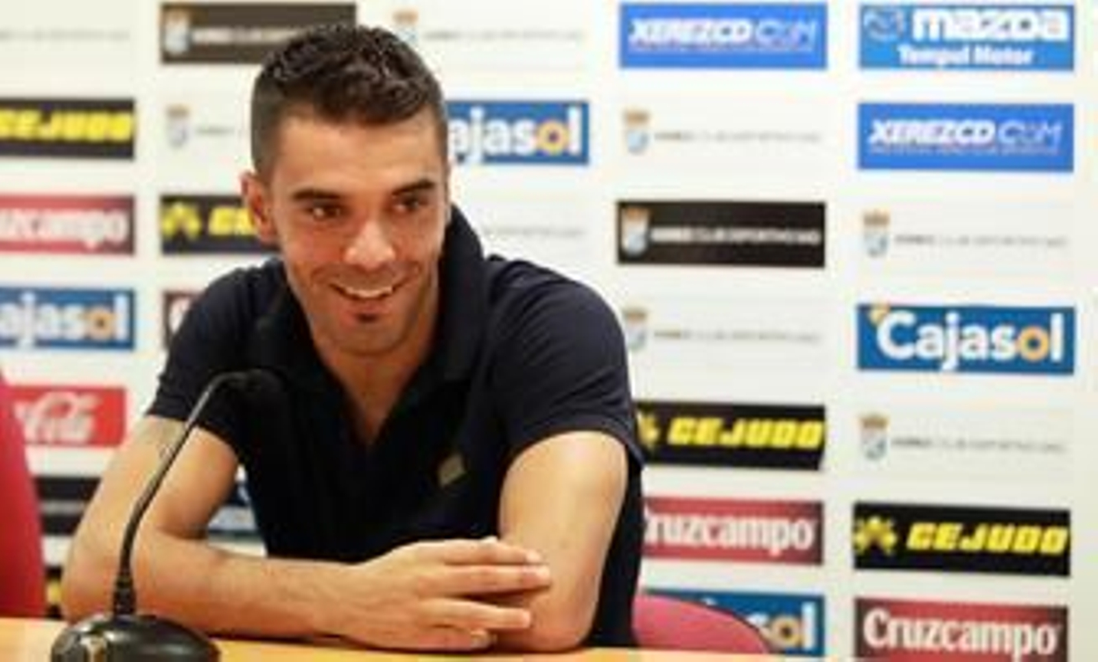 Bouzón ha dejado atrás la gastroenteritis que le obligó a quedarse en el vestuario en el descanso en el choque ante el Numancia. /Miguel Ángel González