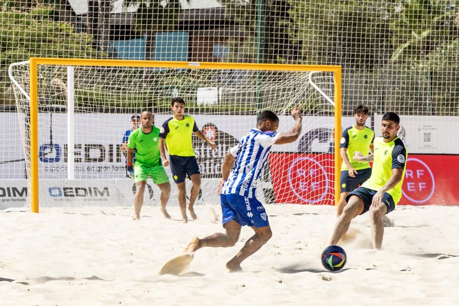 La final y la entrega de trofeos de la Copa Federación masculina de fútbol playa, en imágenes