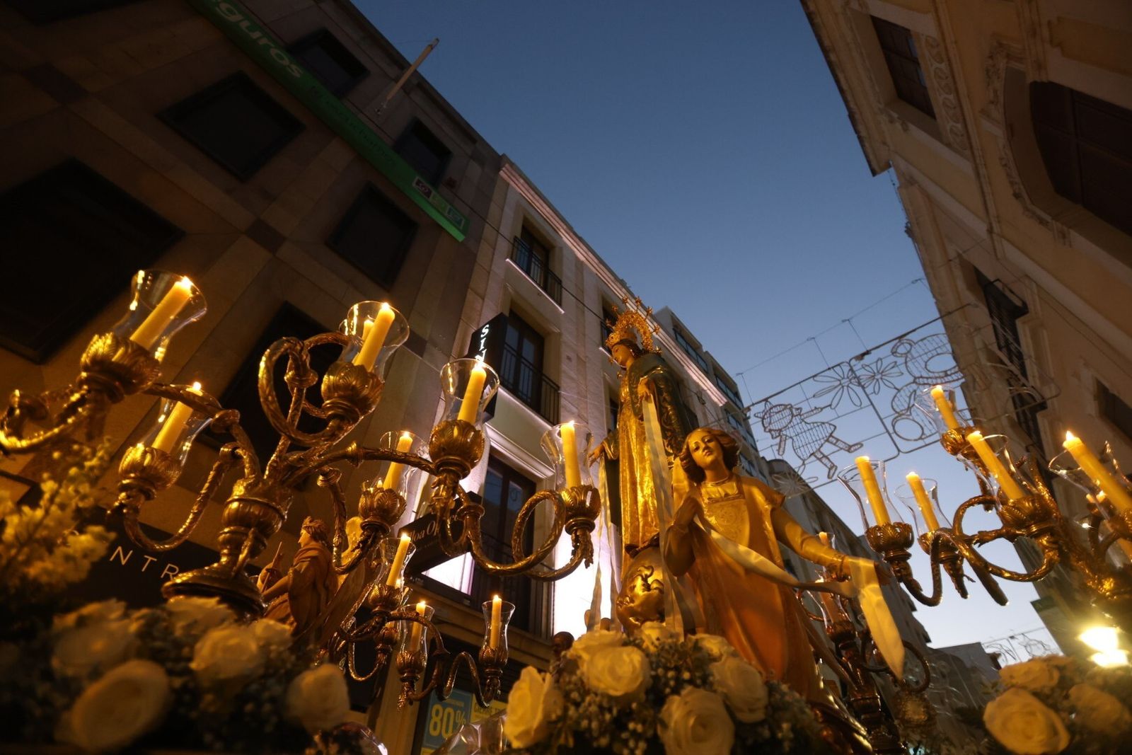 La procesión de la Virgen de la Milagrosa de Córdoba, en imágenes