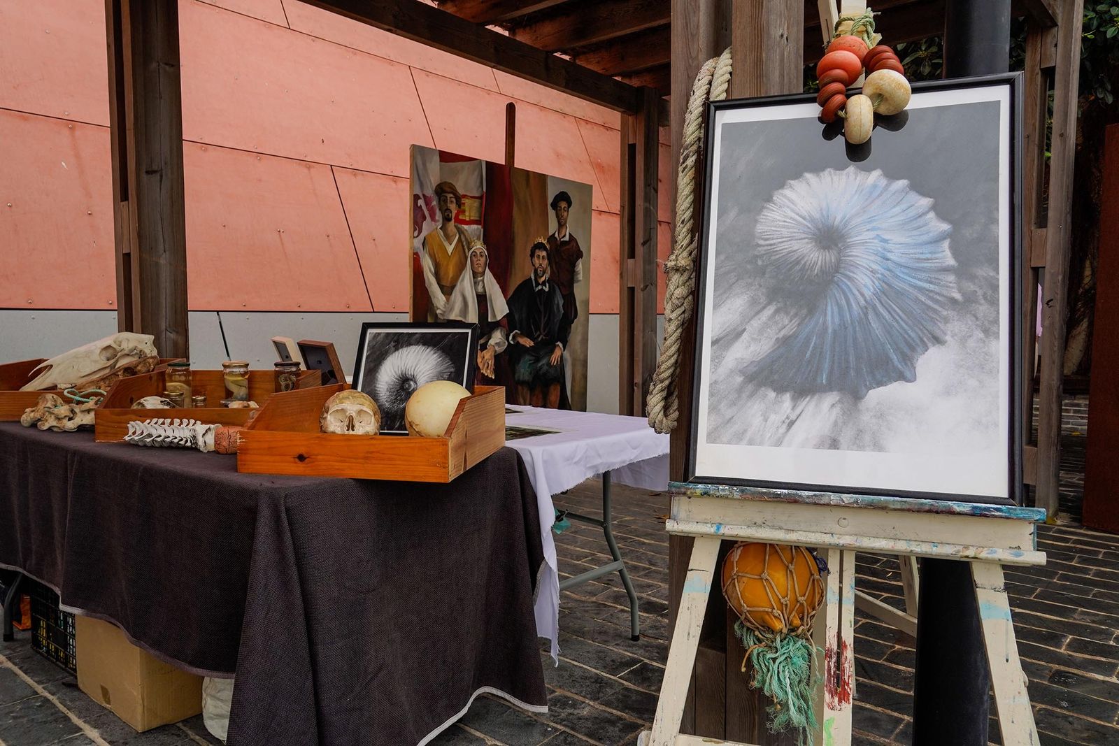 Imágenes de la visita guiada para dar a conocer las reformas realizadas en el Muelle de las Carabelas y su entorno