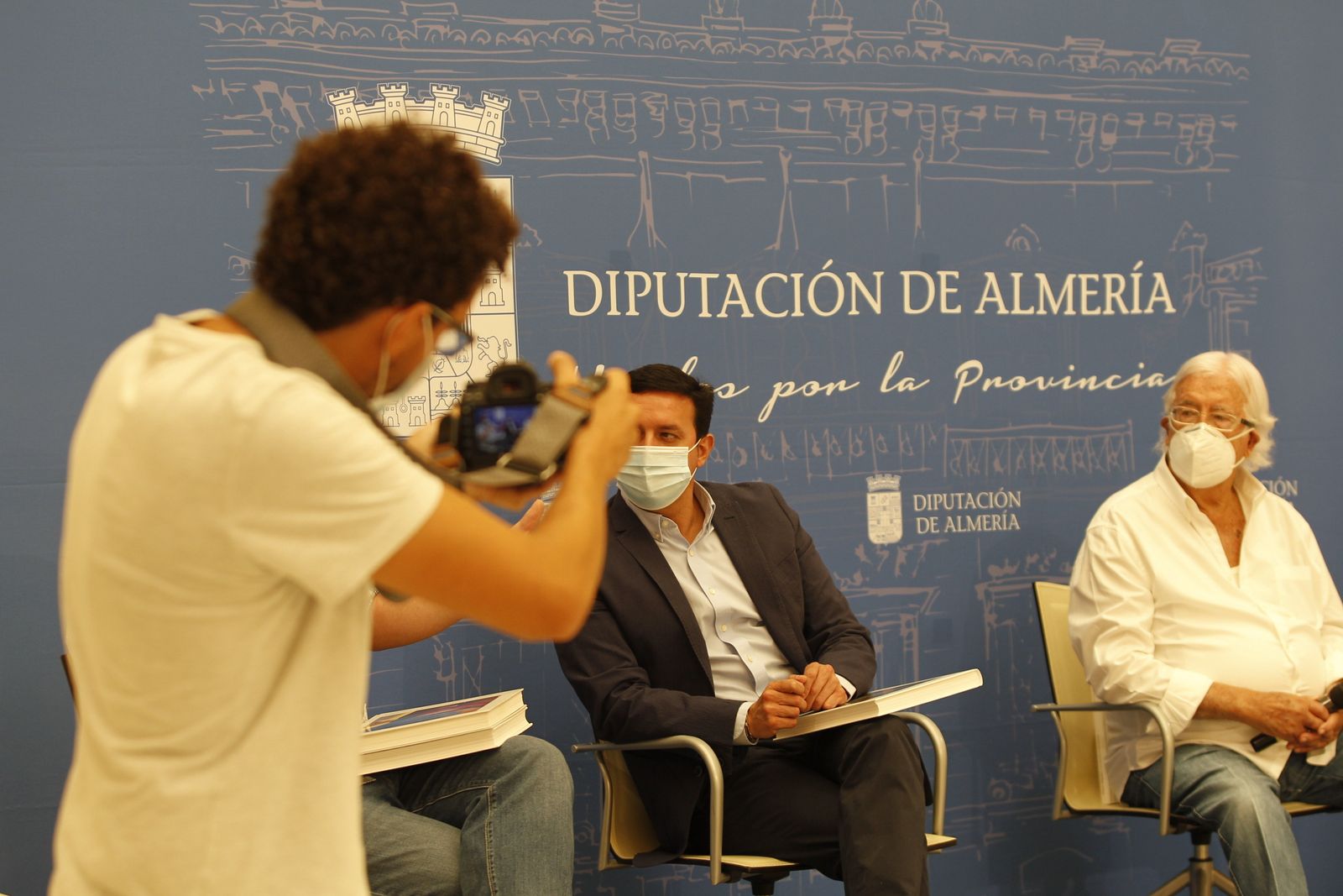 Presentación del libro "La Chanca en Color", del fotógrafo almeriense Carlos Pérez Siquier