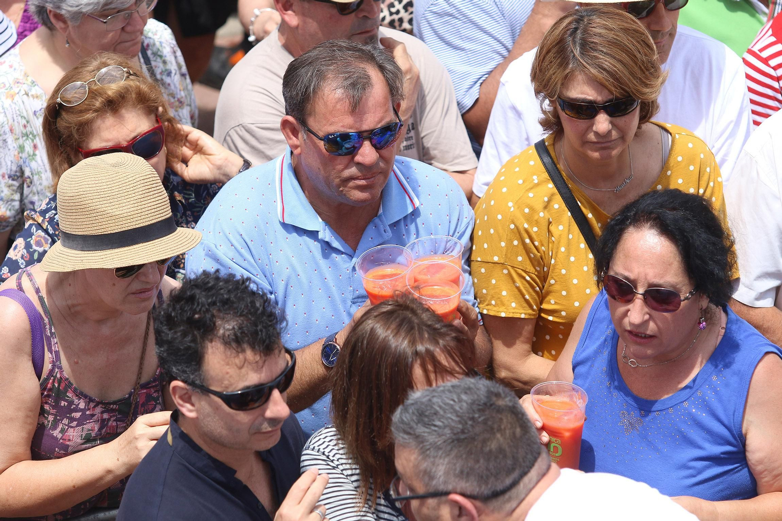 Fotogalería del récord Guinnes del gazpacho más grande del mundo