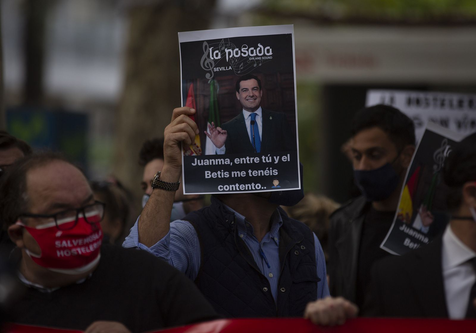 La manifestación de los hosteleros de Sevilla, en imágenes