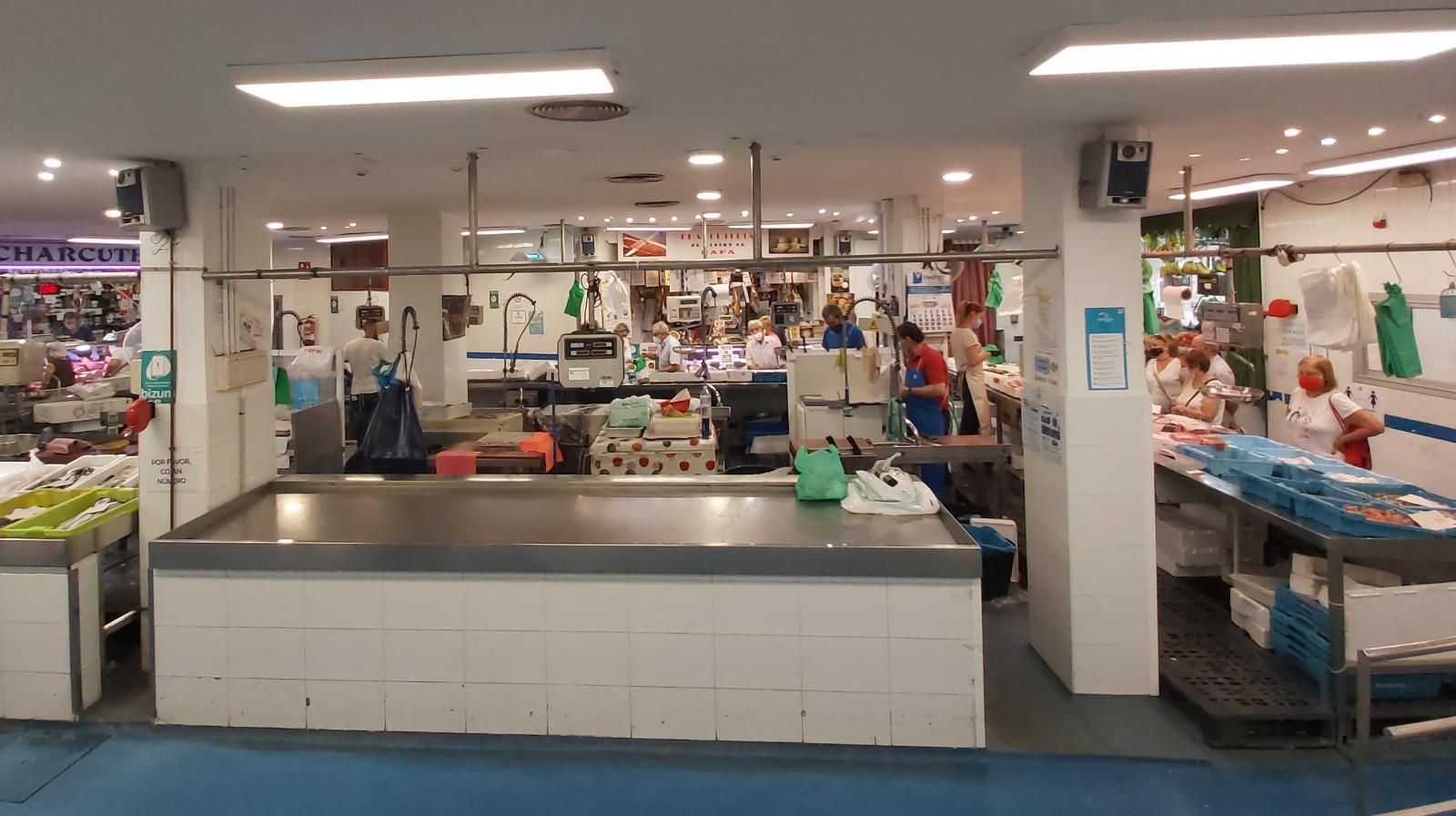 Interior del Mercado Municipal de Ciudad Jardín.