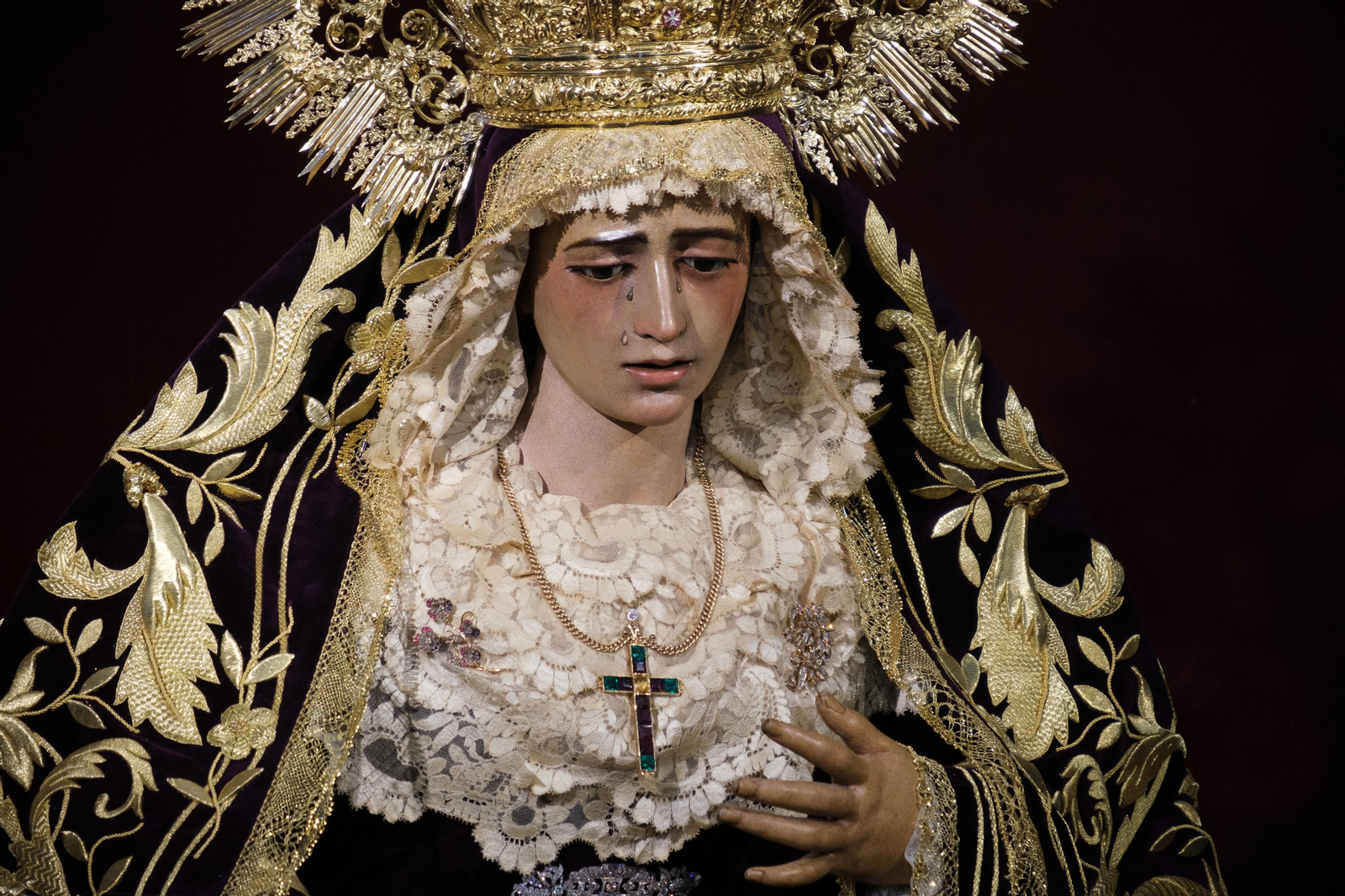 Las imágenes del besamanos a la Virgen de la Amargura