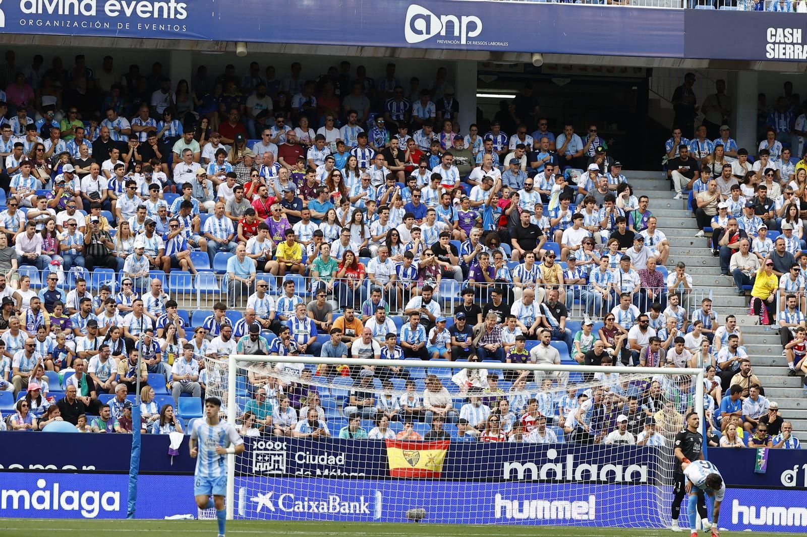 Búscate en el Málaga CF - Granada en las gradas de La Rosaleda