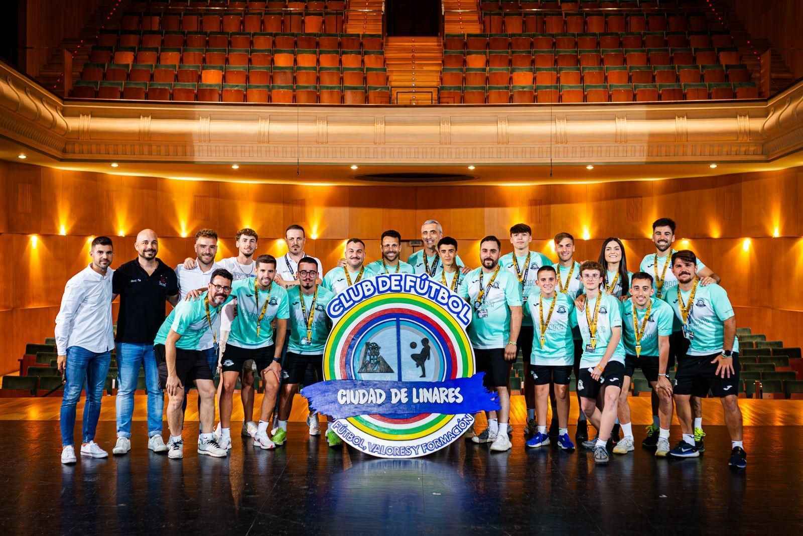 CF Ciudad de Linares, escuela de fútbol, valores y formación, en imágenes
