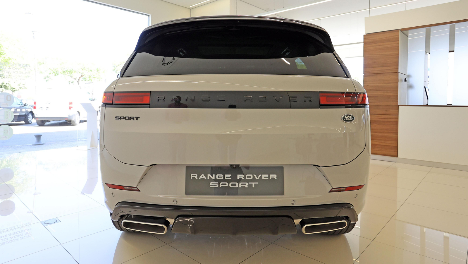 Presentación de nuevo Land Rover Range Rover Sport en Gysa Jerez