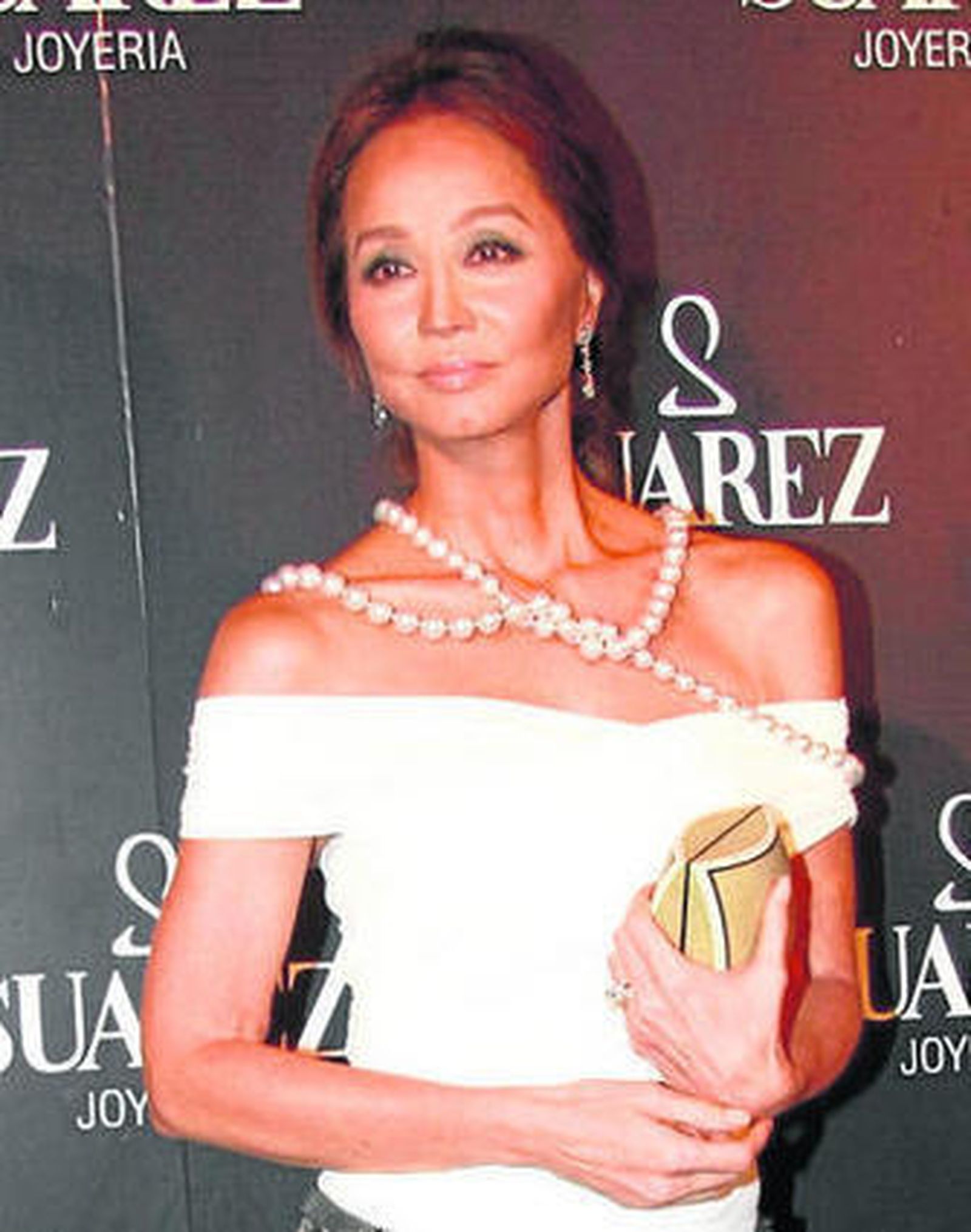 Isabel Preysler toma al día  10 comprimidos de vitaminas.