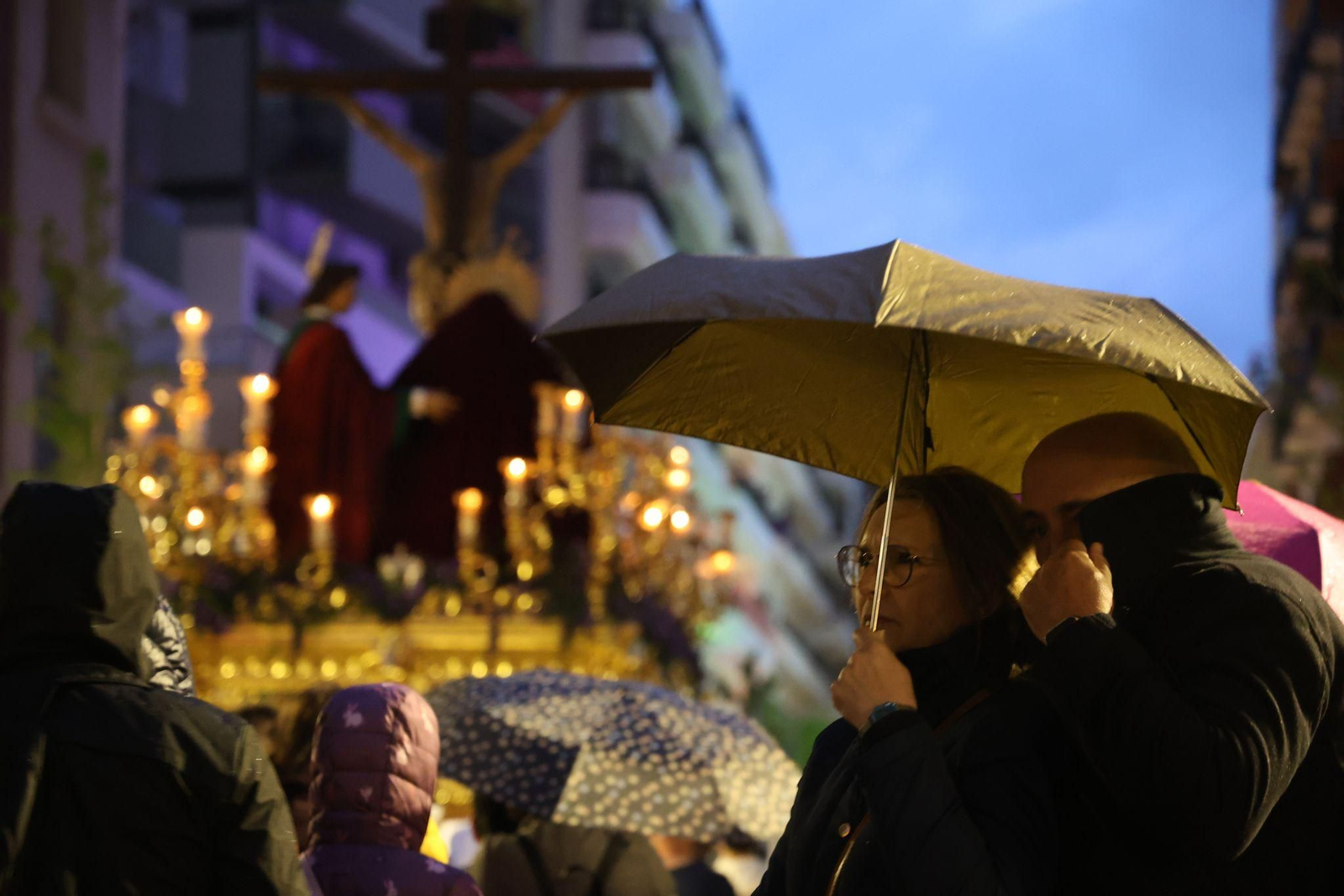 Lluvia en Huelva este Martes Santo.