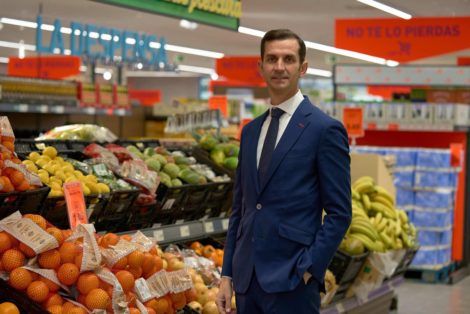 Gerardo García, en el supermercado de la capital onubense.