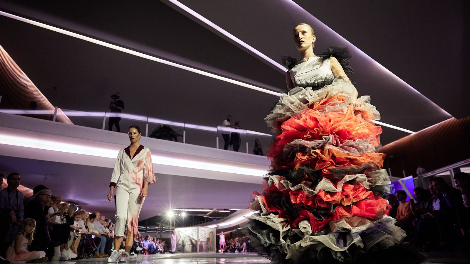 El mensaje emotivo de Sara Hassan se reflejó en la colección "Sajjel, Ana´Arabi".