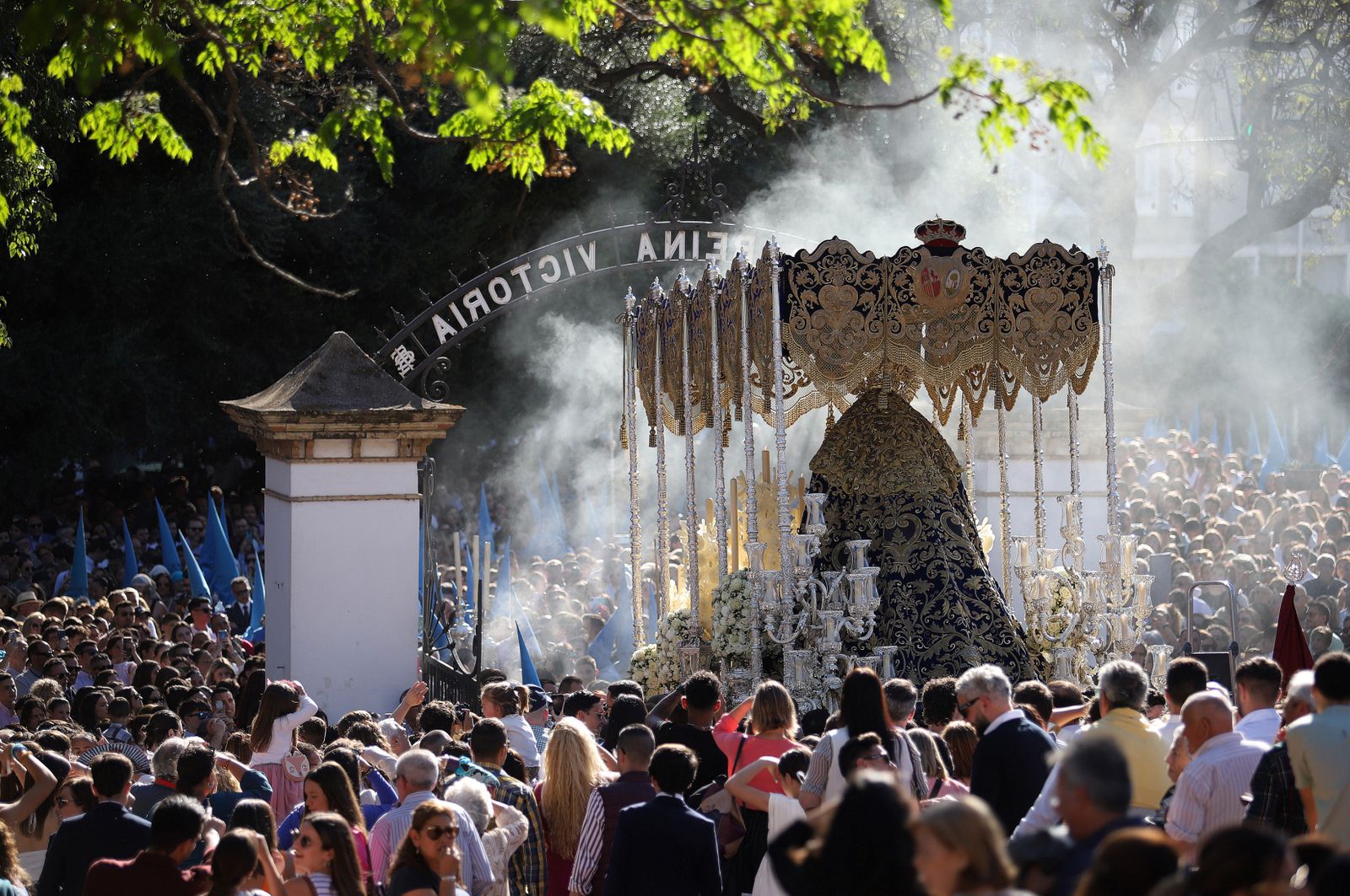 La Hermandad de la Victoria en la Semana Santa de Huelva 2023, en imágenes