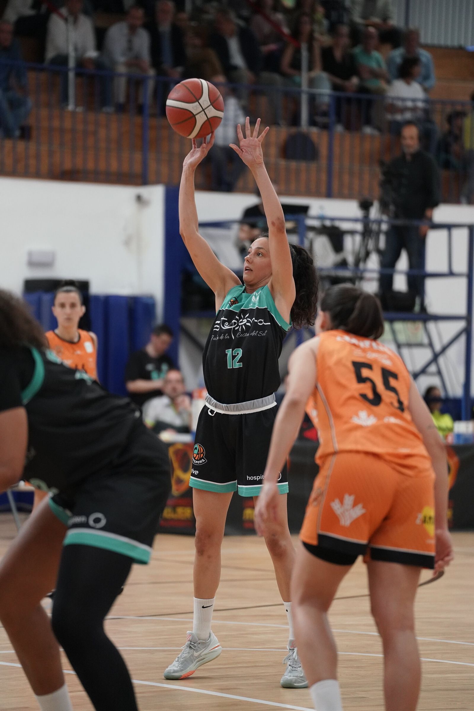 Ambientazo en Estepona para la Final Four de ascenso a Liga Femenina